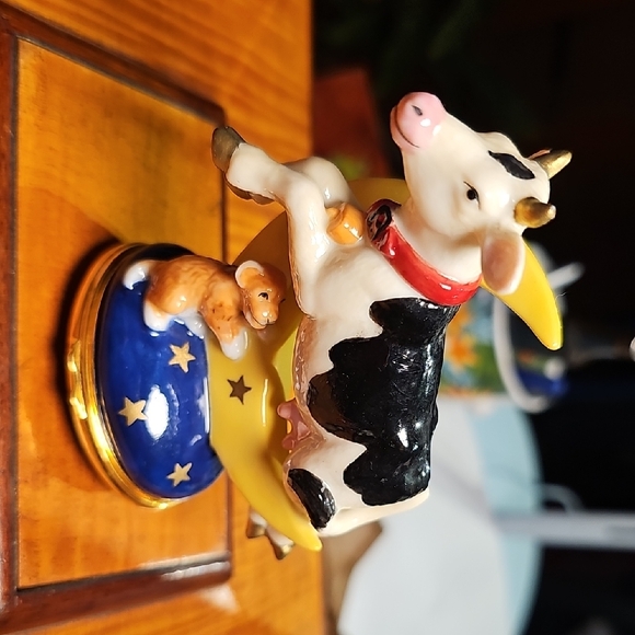 Ultra Rare Halcyon Days Cow Over The Moon Box